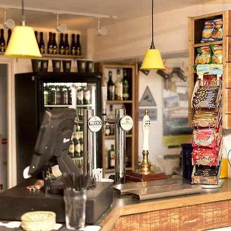 Yha Treyarnon Bay Hostel *